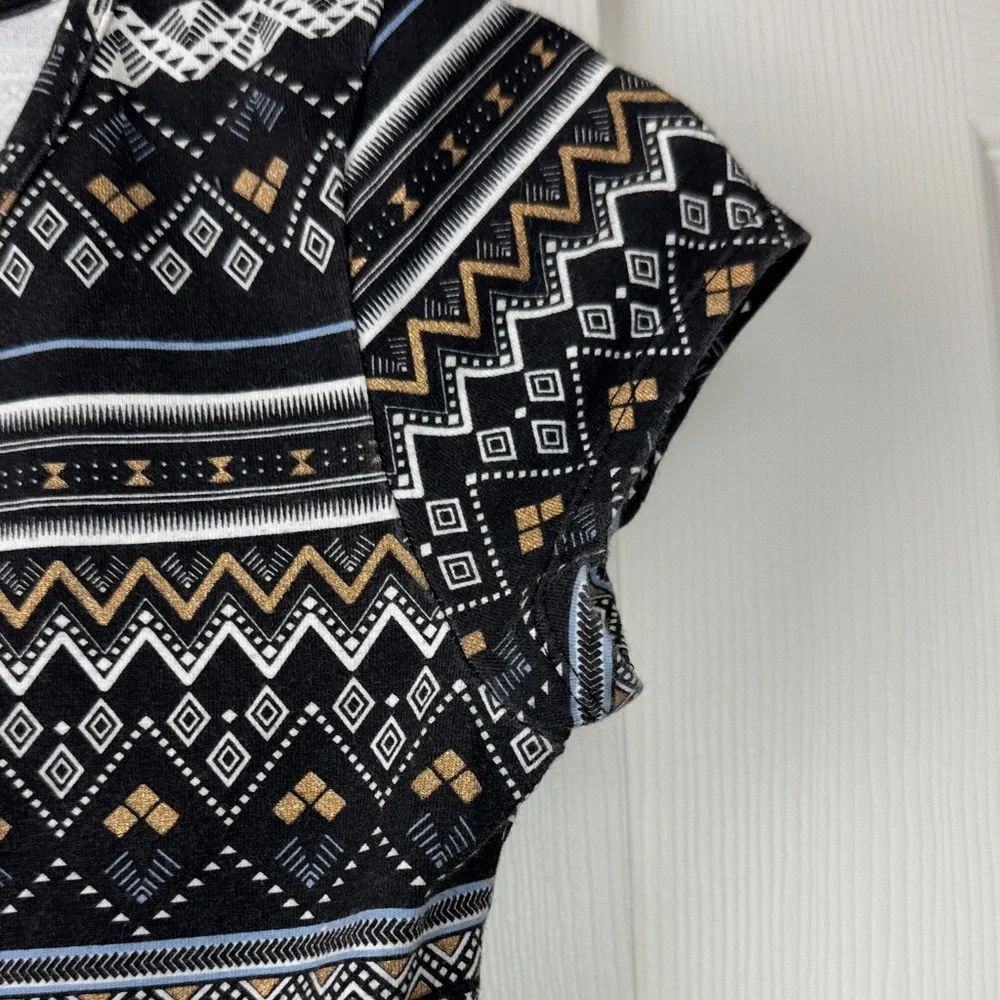 Geometric Patterned Dress - Picture 5 of 9